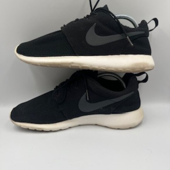 Nike Roshe One Running Shoes Men’s Size 10 Sneakers - Picture 1 of 9
